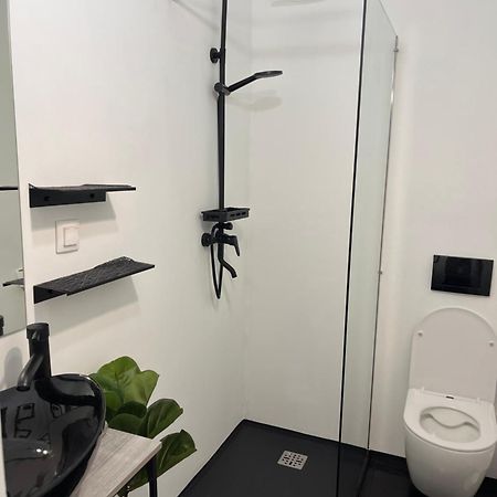 Utcara Nyilo Apartman Вац Экстерьер фото